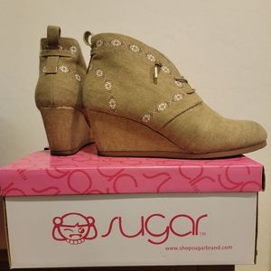 Sugar - Mayflower Tan Canvas